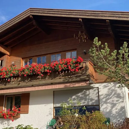 Haus Gneuss شقة